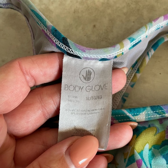 BODY GLOVE || Floral Sports Bra -Size XL - Picture 5 of 7